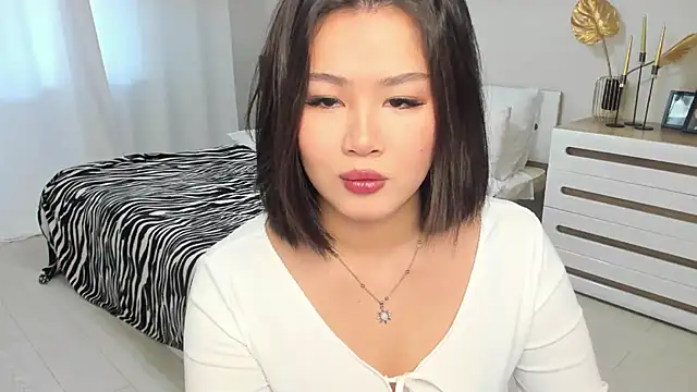 Brunette Charm online show from February 2026 11:17:01 AM