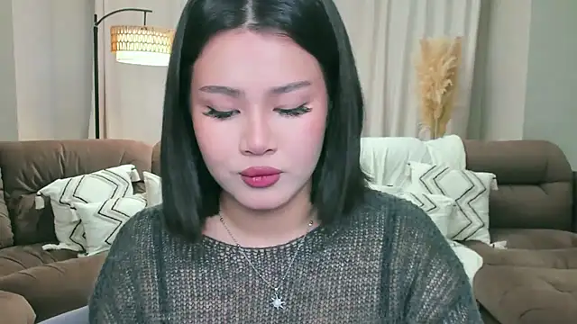 Brunette Charm online show from January 2026 12:09:01 PM