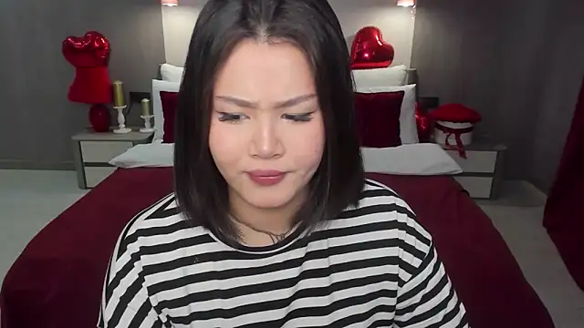 Brunette Charm online show from February 2026 10:59:02 AM