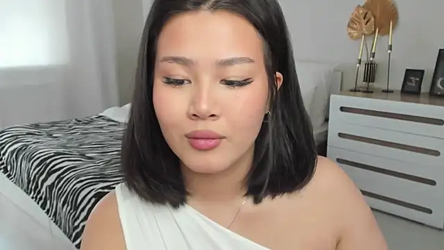 Brunette Charm online show from March 2026 11:21:02 AM