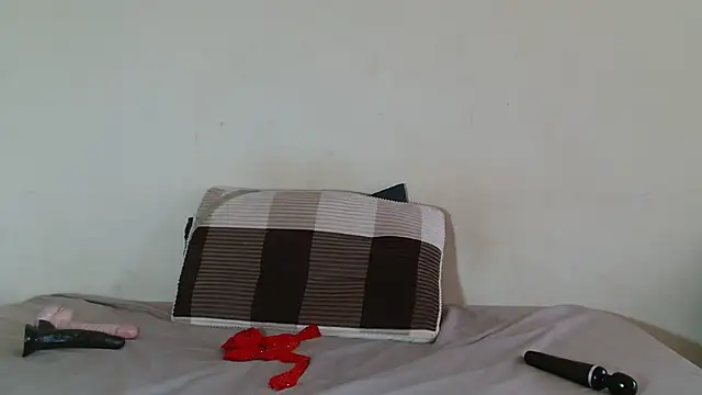 Snapshot of Yellowmellow01 chatting on March 2026 11:03:01 AM Yellowmellow01 online show from March 2026 11:03:01 AM