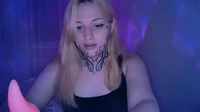 AlexaLaRose2 online show from December 2025 09:20:01 PM