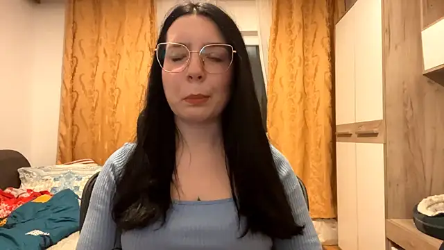 DoraRobertos online show from December 2025 04:41:02 PM