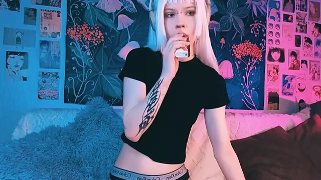 PeacchyPawss online show from December 2025 07:29:01 AM