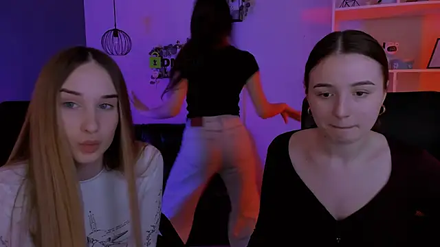 mila firee online show from April 2026 07:59:02 AM