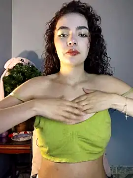 Snapshot of Alii_tay chatting on December 2025 08:42:02 AM Alii tay online show from December 2025 08:42:02 AM