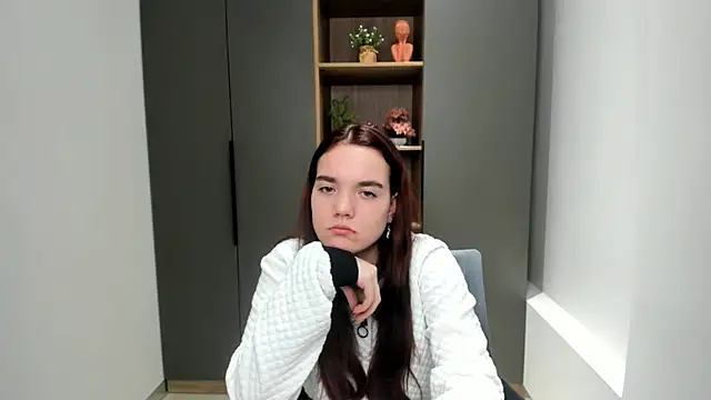 Snapshot of LorileeHeffler chatting on December 2025 05:33:01 AM LorileeHeffler online show from December 2025 05:33:01 AM