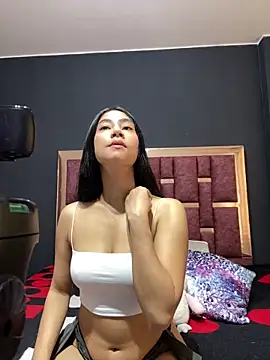 Snapshot of MiaTozier chatting on December 2025 12:20:02 PM MiaTozier online show from December 2025 12:20:02 PM