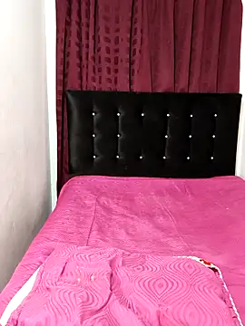 Sophia Moons  online show from April 2026 12:28:01 AM