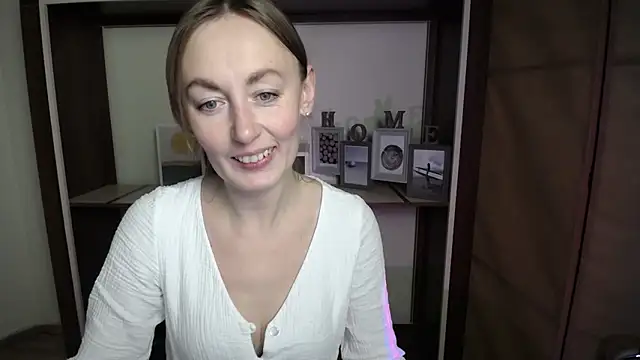 LiaSeass  online show from February 2026 03:32:01 PM