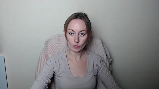 LiaSeass  online show from April 2026 12:17:01 PM