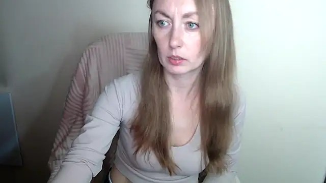 LiaSeass  online show from May 2026 12:20:01 PM