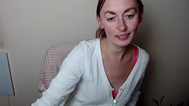 LiaSeass  online show from January 2026 12:00:01 PM