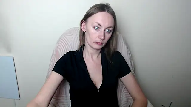 LiaSeass  online show from April 2026 11:45:01 AM