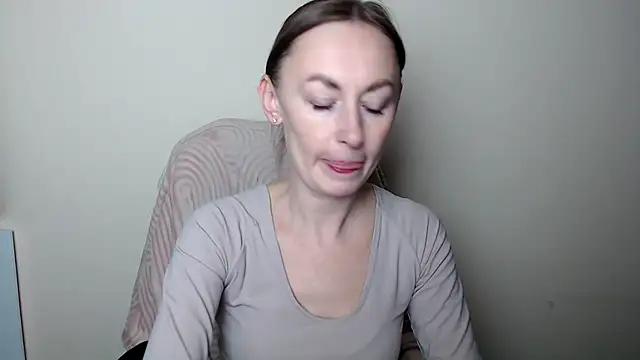 LiaSeass  online show from March 2026 12:52:01 PM