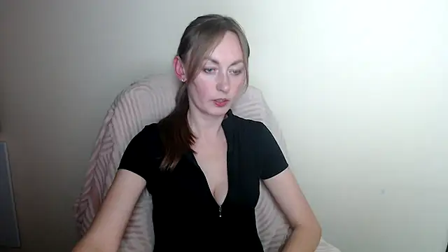 LiaSeass  online show from May 2026 01:14:01 PM