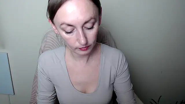 LiaSeass  online show from April 2026 12:12:02 PM