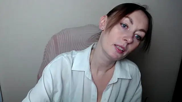 LiaSeass  online show from February 2026 01:01:01 PM