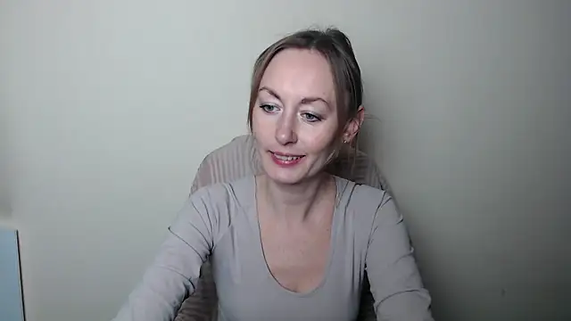 LiaSeass  online show from April 2026 12:12:02 PM