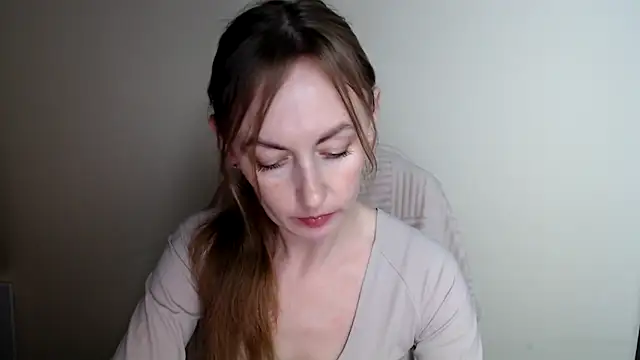 Snapshot of LiaSeass_ chatting on June 2026 12:43:02 PM LiaSeass online show from June 2026 12:43:02 PM