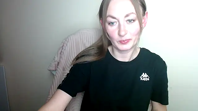 LiaSeass  online show from May 2026 12:30:01 PM