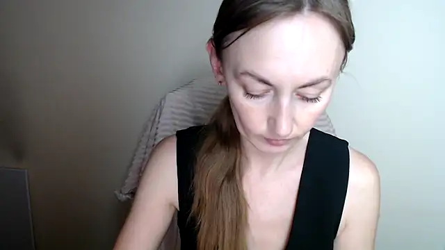 Snapshot of LiaSeass_ chatting on June 2026 12:00:02 PM LiaSeass online show from June 2026 12:00:02 PM