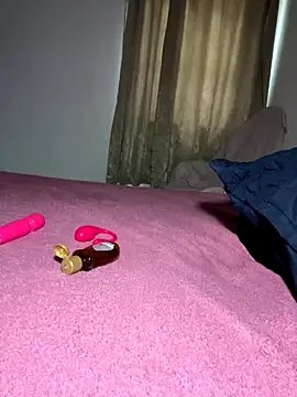 Novatinhaatraente01 online show from December 2025 03:12:01 PM