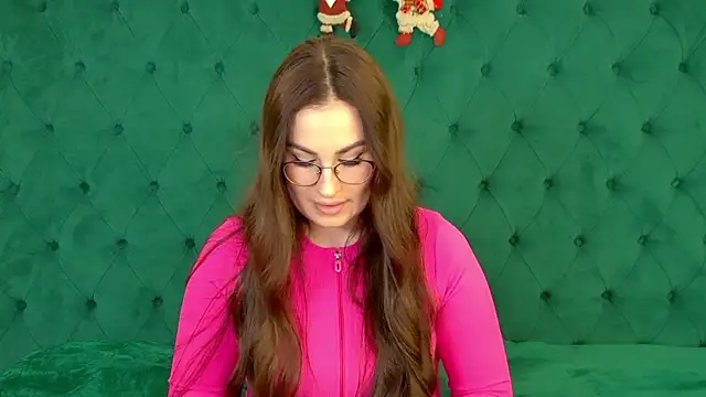 NoraFoxes online show from January 2026 05:46:02 AM