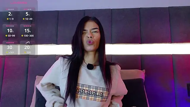 Snapshot of luna_blannco chatting on December 2025 11:38:02 AM luna blannco online show from December 2025 11:38:02 AM