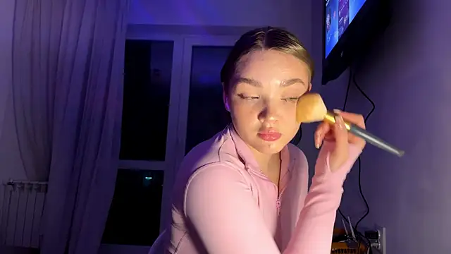 Snapshot of Ginnyinjeans chatting on December 2025 05:40:01 PM Ginnyinjeans online show from December 2025 05:40:01 PM