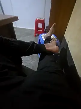 SHARIF12123 online show from April 2026 04:52:02 PM