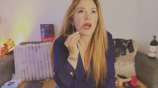 Laura hotmilf online show from April 2026 01:18:01 PM