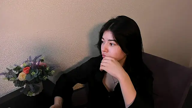 Snapshot of LisaColee chatting on May 2026 08:07:02 AM LisaColee online show from May 2026 08:07:02 AM