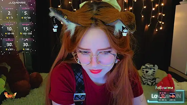 LittleFoxHole online show from December 2025 02:01:01 AM