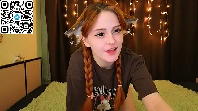 LittleFoxHole online show from January 2026 02:20:01 PM