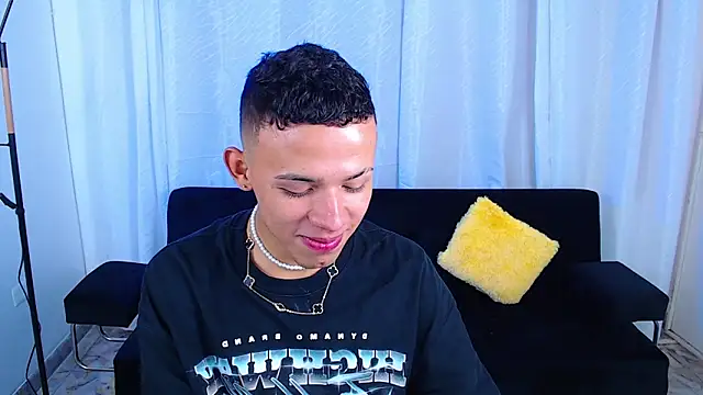 Snapshot of Jakee_18 chatting on December 2025 01:28:02 PM Jakee 18 online show from December 2025 01:28:02 PM