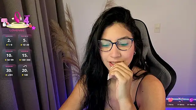 chloebum  online show from May 2026 10:54:01 AM