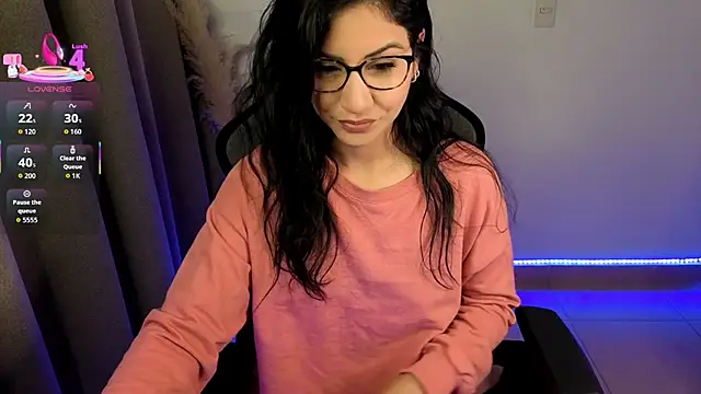 chloebum  online show from May 2026 11:06:01 AM