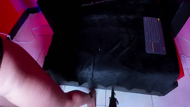 Snapshot of Miss_Thiana chatting on December 2025 07:41:02 PM Miss Thiana online show from December 2025 07:41:02 PM