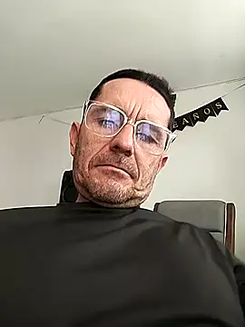 Maxhot3108 online show from March 2026 07:10:02 PM