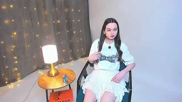 YvonneRobes online show from December 2025 11:57:01 AM