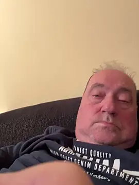 csikar online show from April 2026 09:21:02 PM