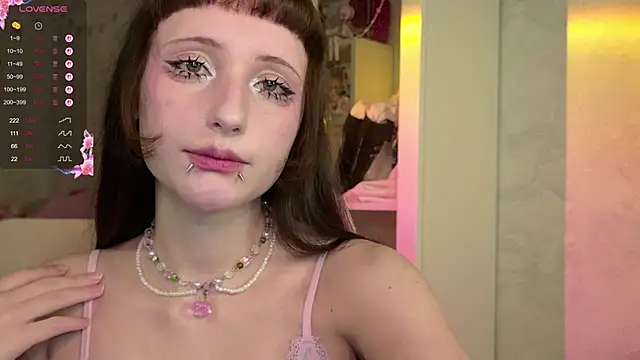 MiraJades online show from March 2026 10:33:01 PM