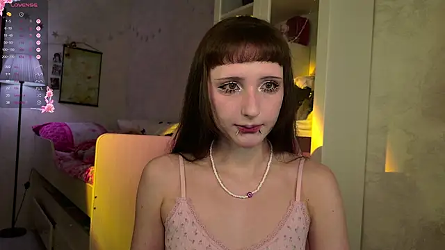 MiraJades online show from April 2026 10:13:01 PM