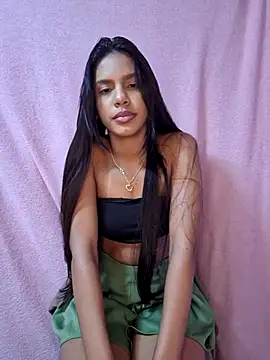 Snapshot of meenina_veneno chatting on December 2025 04:17:01 AM meenina veneno online show from December 2025 04:17:01 AM