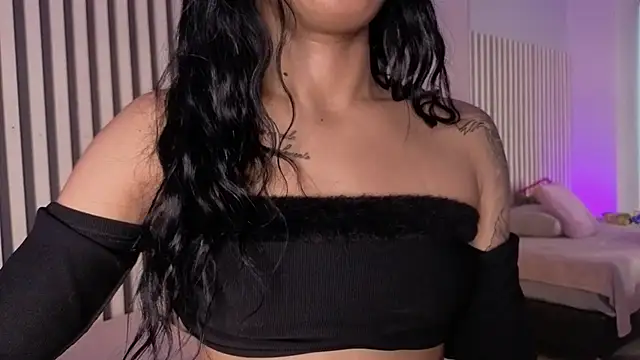 Snapshot of Ariana_klarts chatting on April 2026 12:01:02 PM Ariana klarts online show from April 2026 12:01:02 PM