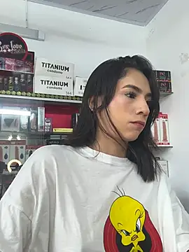 lunaluxury22 online show from March 2026 01:24:01 PM