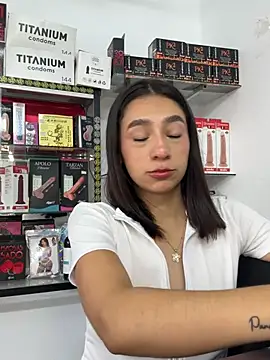 lunaluxury22 online show from March 2026 01:47:01 PM