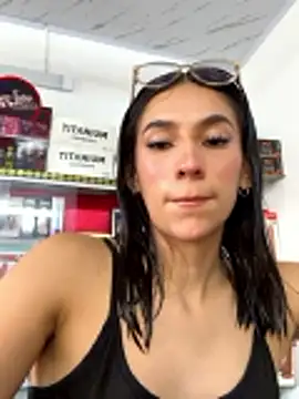 lunaluxury22 online show from May 2026 01:42:01 PM