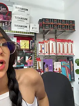 lunaluxury22 online show from February 2026 07:46:01 PM